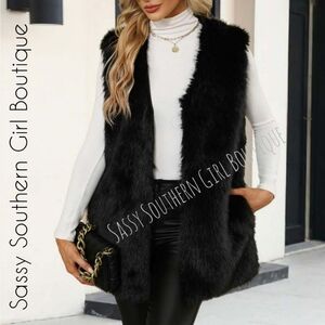 🆕⭐ Black Faux Fur Vest With Pockets